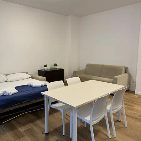 Apartmán 15min Metro Duomo - Rho Fiera - Skyscraper Kitchen